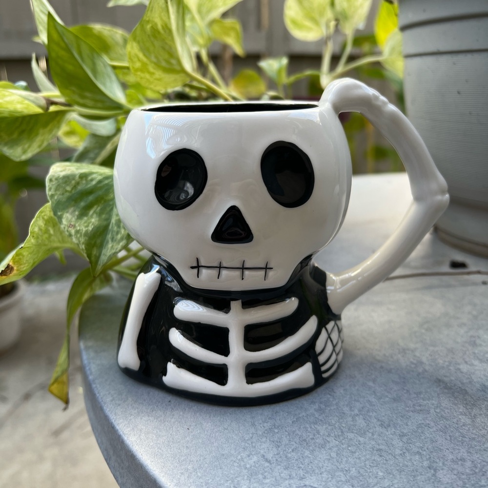 Skull mug